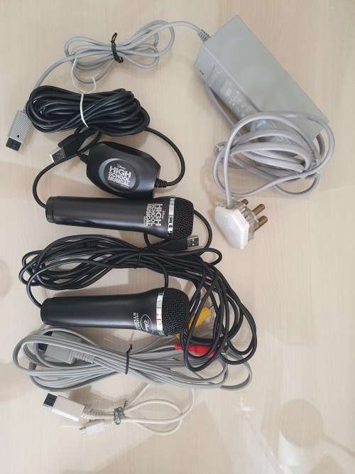 Wii Console White with balance board and games