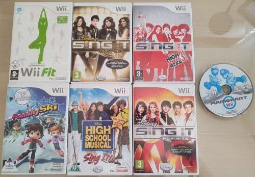 Wii Console White with balance board and games