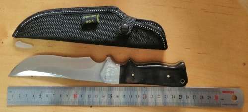 BLACK HANDLE HUNTING KNIFE