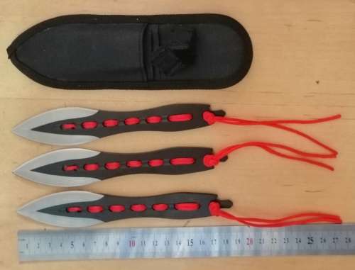THROWING KNIVES