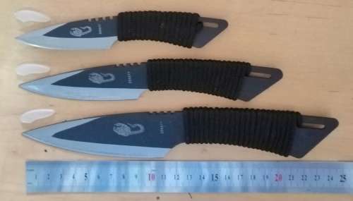 THROWING KNIVES