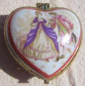 HEART SHAPED JEWELERY BOX