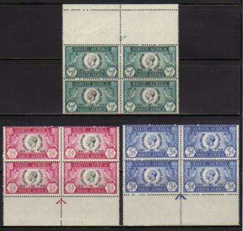 UNION SACC64/66 SILVER JUBILEE SET OF 3 MINT ARROW BLOCKS (3d HINGED IN MARGIN)