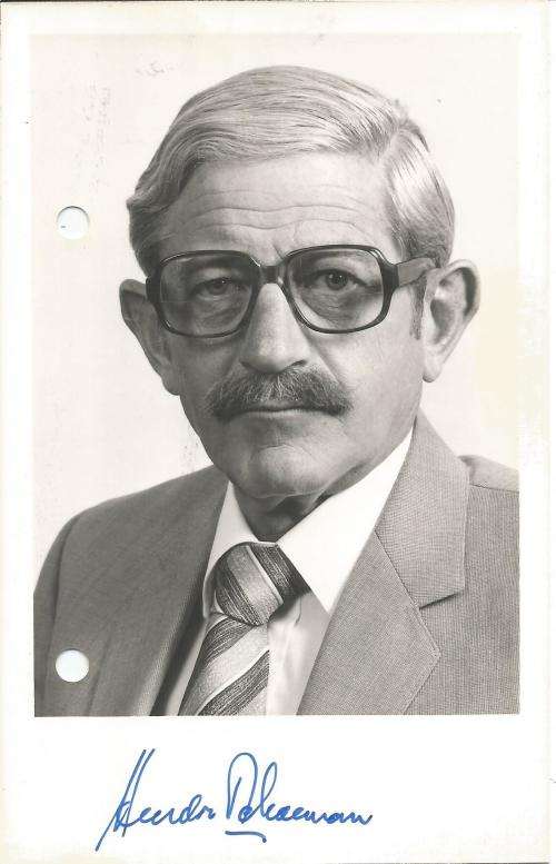 THEMATIC POLITICS - PHOTOGRAPH OF H SCHOEMAN MINISTER TRANSPORT SIGNED BY HIM WITH COMPLIMENTS SLIP