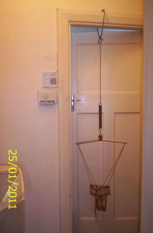 Baby door frame hanger swing