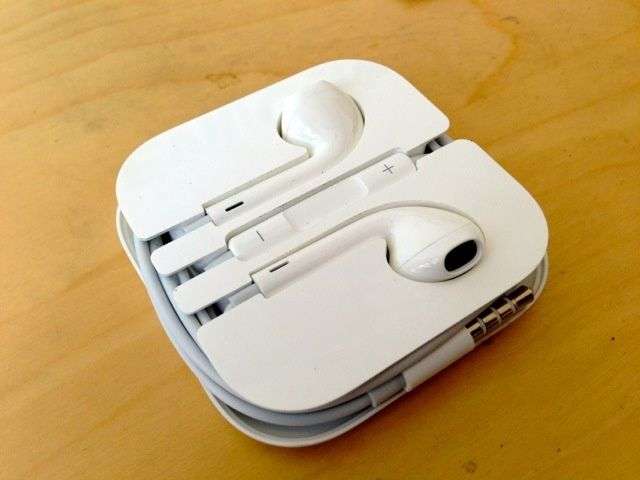 NEW Earphones Headphones with Remote and Mic for Apple iPod iPad iPhone 5 4 4S