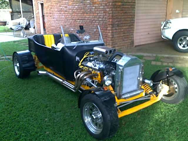 FORD T BUCKET , STREET ROD , V8
