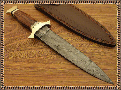 HAND MADE DAMASCUS STEEL DAGGER