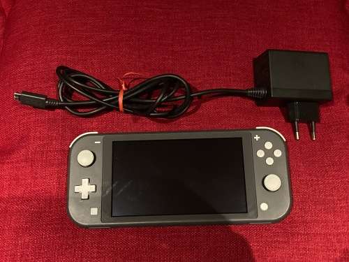 Grey Nintendo Switch Lite (EUR) with 64 GB micro SD card