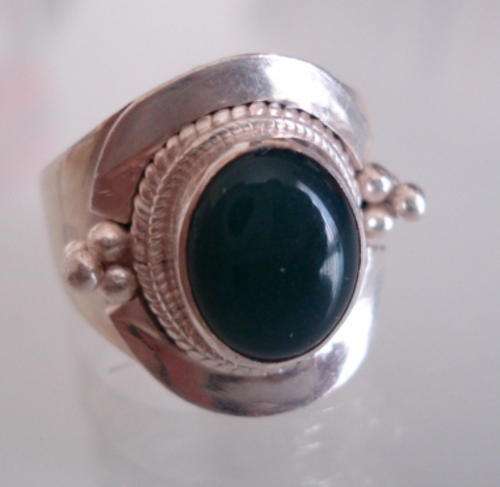 BEAUTIFUL JADE RING SET IN SOLID STERLING SILVER.925