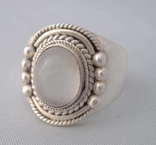 GORGEOUS MOONSTONE RING SET IN SOLID STERLING SILVER .925 Sz P