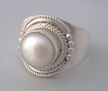 ** GORGEOUS fresh water PEARL RING SET IN STERLING SILVER.925 sz Q