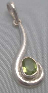 LOVELY PERIDOT SOLID STERLING SILVER PENDENT
