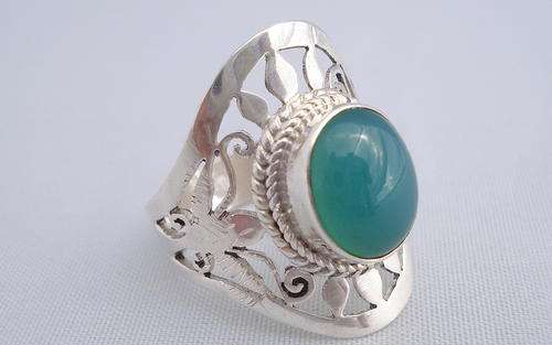 STUNNING FILGREE JADE RING SET IN SOLID STERLING SILVER.925 s6.8