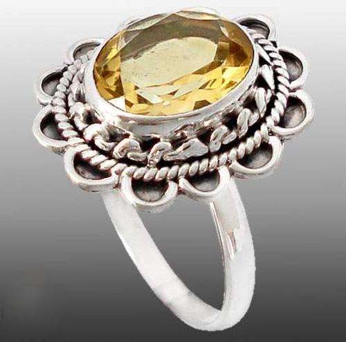 Dainty yellow citrine oval  925 sterling silver solitaire ring size 7 1/2