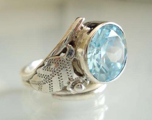 AMAZING BLUE TOPAZ 925 SILVER size 7