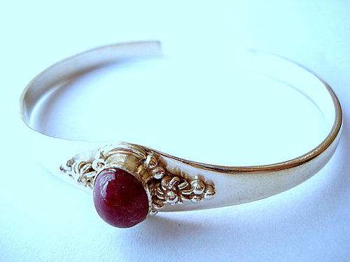 **GORGEOUS RED RUBY LITE BANGLE SET IN STERLING SILVER.925