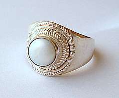 ** LOVELY PEARL RING SET IN STERLING SILVER.925**