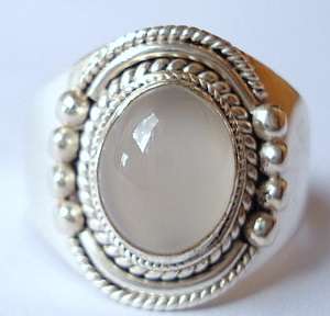 **LOVELY MOONSTONE SET IN STERLING SILVWER.925** s " Q "