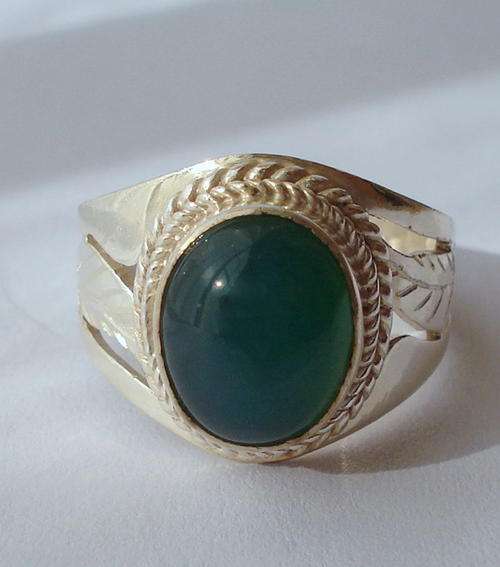 **FILIGREE JADE RING SET IN STERLING SILVER.925** s " M "