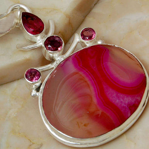 ABSOLUTELY STUNNING PINK BOSWANA AGATE 925 SOLID STERLING SILVER PENDANT *** VALUE R995.00 ***