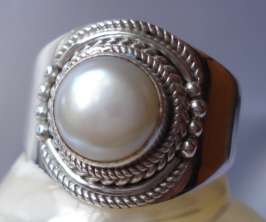 ** GORGEOUS FRESH WATER PEARL RING SET IN STERLING SILVER.925 Size " P **
