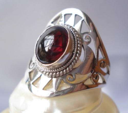 ** GARNET FILIGREE RING SET IN STERLING SILVER.925**