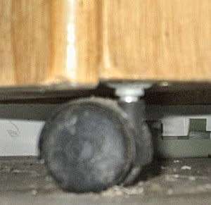 Chest of drawers, mounted on 4 castor wheels