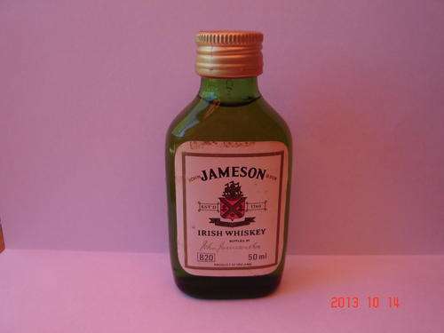 Miniture Jamesom irish whiskey