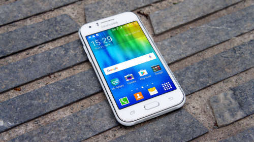 Samsung Galazy J1 / 5 Mp Camera / 2 Mp front camera