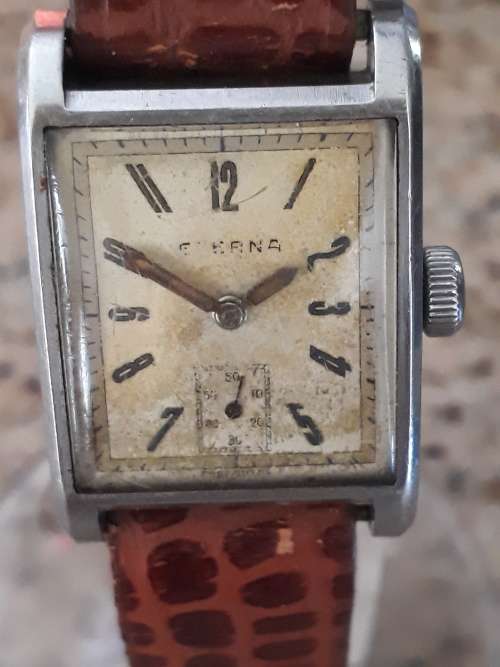Eterna tank with subseconds