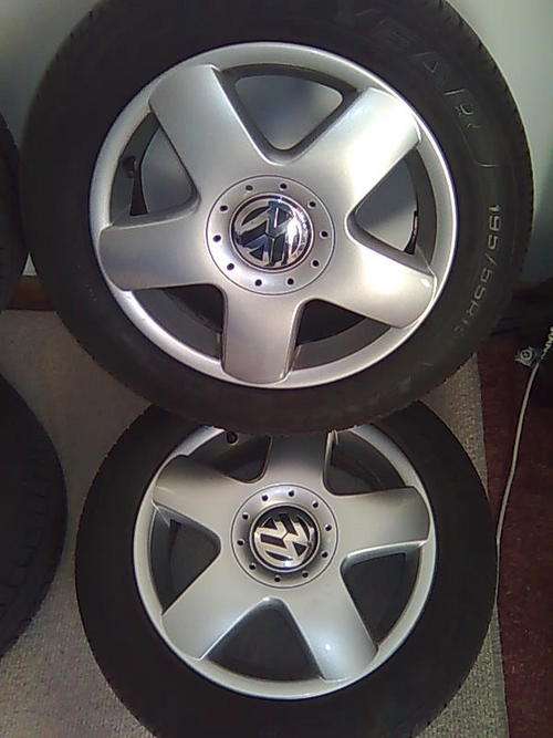 Polo OEM 15" Rims and Tyres