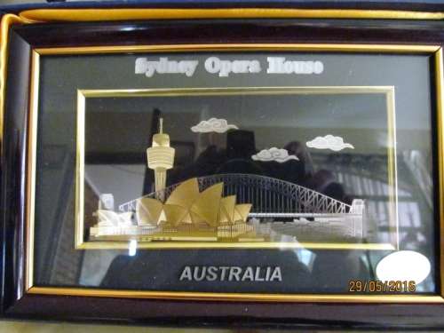 24Kt Gold Sydney Opera House - Framed Display - STUNNING!!