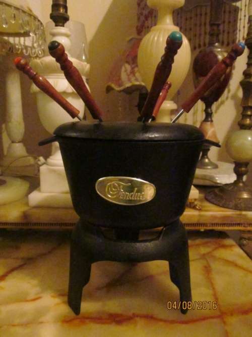 FONDUE SET!! New Cast Iron Fondue Set - With 6 Fondue Forks and Cast Iron Stand+Lid