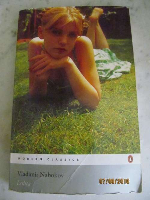 HIGHLY COLLECTABLE SOFTCOVER!! Lolita - Vladimir Nabokov