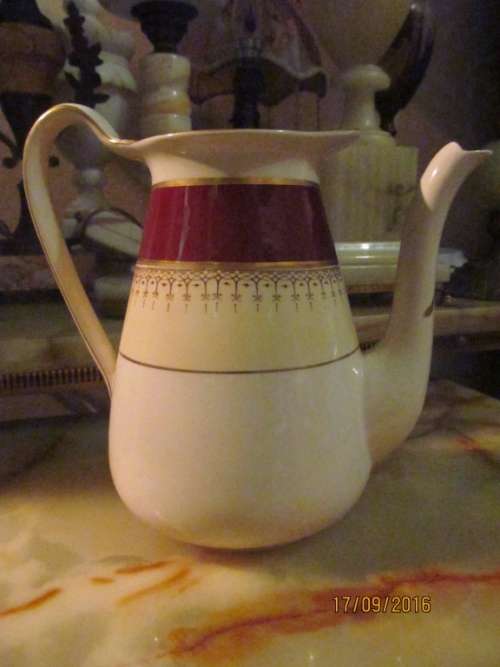 ENGLISH TEA!! Fine Vintage Porcelain Ambassador Ware Tea Pot (Simpsons Potters) with Gold Trim
