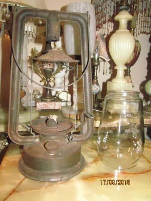 ANTIQUE CHALWYN - Chalwyn Pilot Oil/Kerosene Hurricane Lantern with ORIGINAL Glass