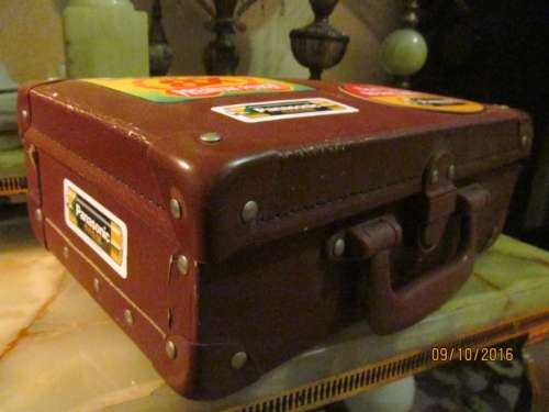 COLLECTABLE CASE!! Retro Suitcase - Hardboard made to Look like Vintage Leather