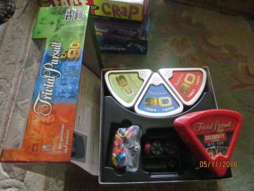 THE 90's !! TRIVIAL PURSUIT - The 90's AND One set of Celebrity Edition Bite-Size Cards FREE