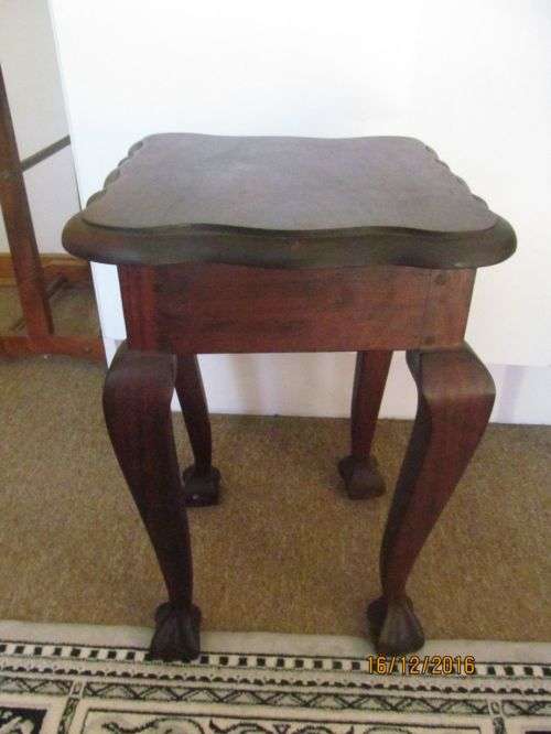 STAND BESIDE ME!! Vintage Ball & Claw Side Table - Gently Scalloped sides