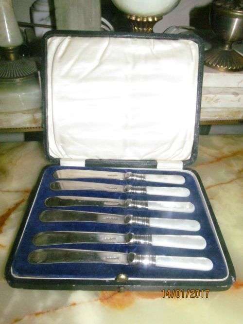 ISRAEL GREENBERG & CO !! Antique Set of Originally Boxed Butter Knives with Mother of Pearl Handles