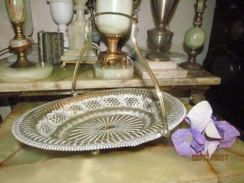 HENRY STRATFORD !! Antique Pierced Metal Silver Plated footed Display Dish with Swivel Handle