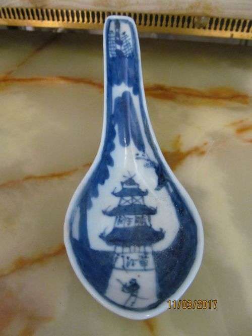 TEMPLE BLUE !! Vintage Fine Porcelain Chinese Spoon Rest with Blue Imagery