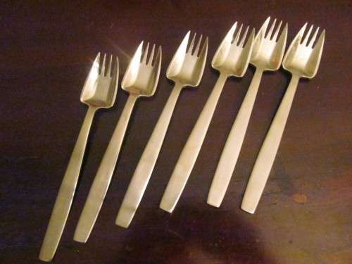 VINERS !! A Complete Vintage Set of Six Viners Splayd Buffet Forks by McArthur