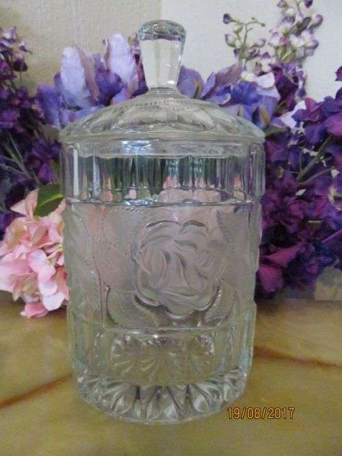 ROSES IN BLOOM !! Vintage Molded Lead Crystal Biscuit Jar with Rose & Leaf Frosted Pattern