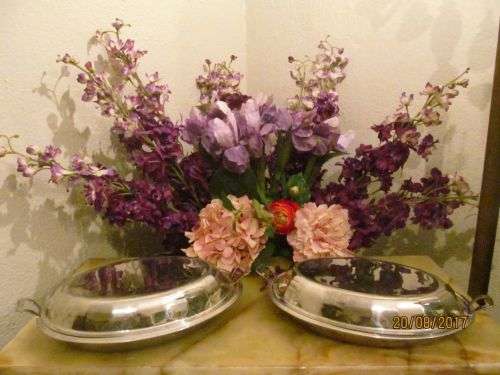 ROBERT WELCH !! Vintage Pair of Olde Hall Lidded Roasting/Baking Pans - Handles