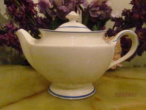 J & G MEAKIN !! Vintage Kitsch J&G Meakin 1950's Porcelain Teapot