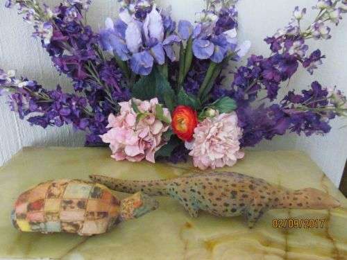 BLITZ !! Pair of Vintage African Carved Figures - Tortoise and Lizard