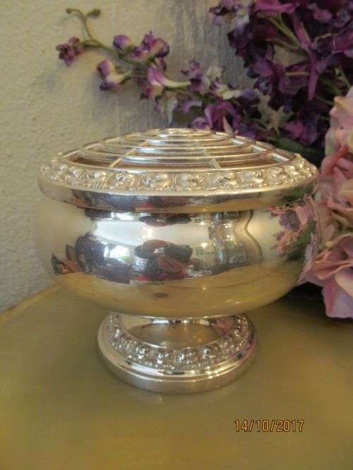 BED OF ROSES !! Vintage Silver Plated Rose Bowl with Inner and Outer Stem Holders