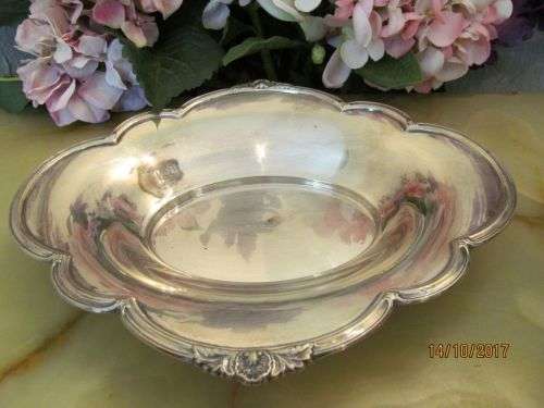 SHELLS TO LEAVES !! Vintage Silver Plated Floral Shaped Display / Sweets / Bon Bon Dish